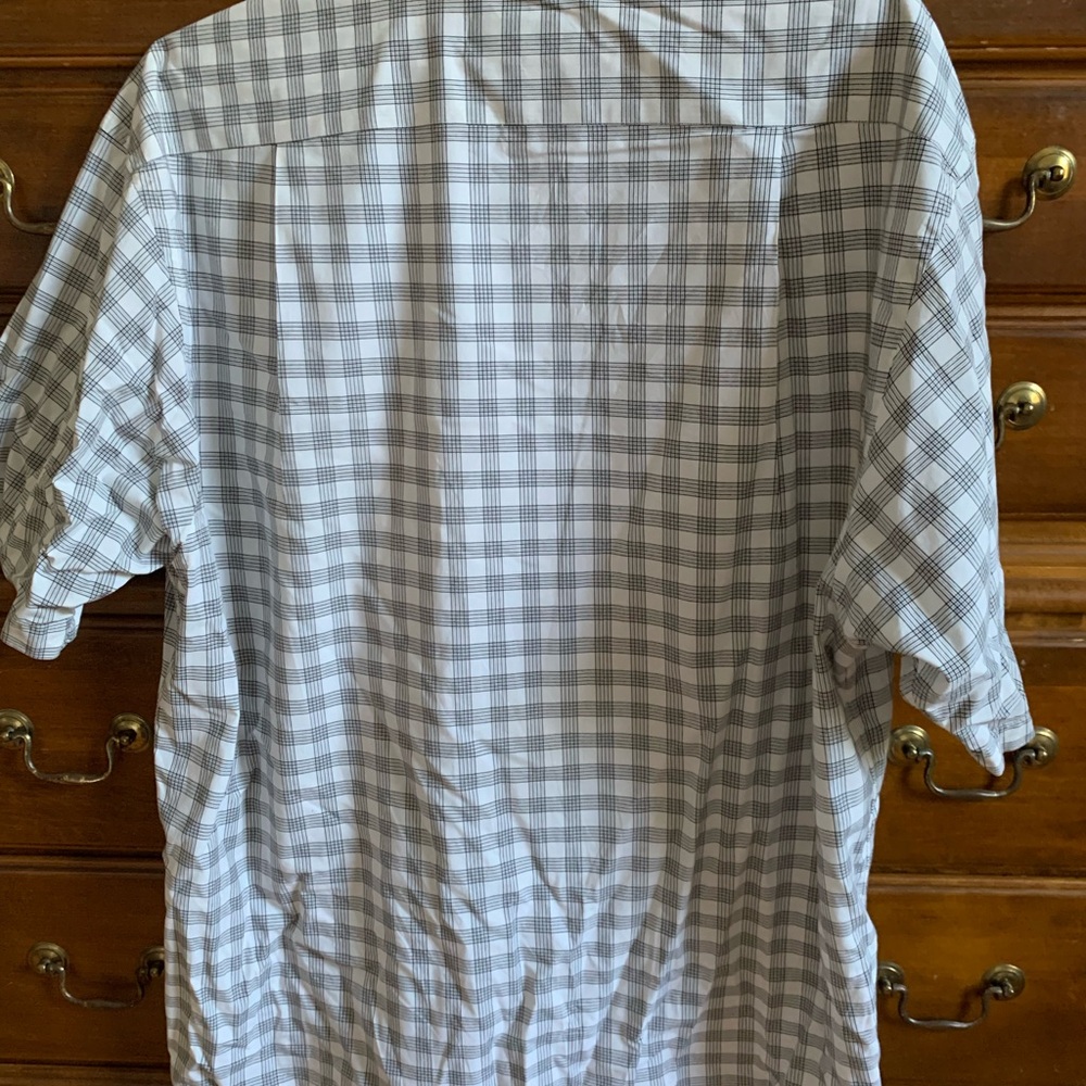 Nautica Men's Gray Checkered Button-Down Shirt